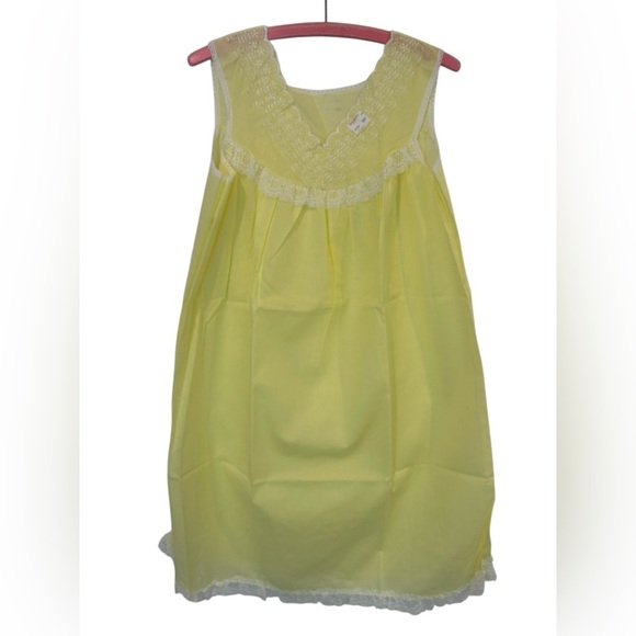 Vintage Bradlees Yellow Sleeveless Nightgown – NWT – Size Unknown - Picture 3 of 3